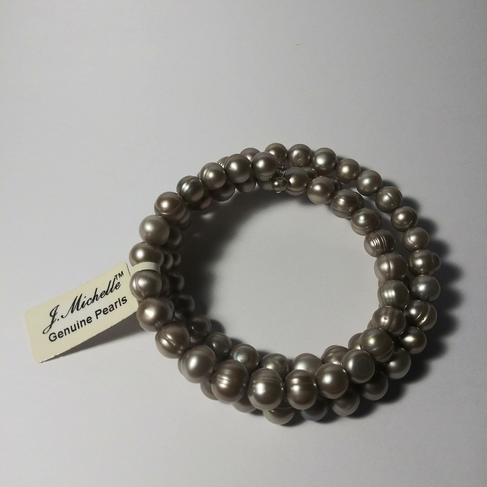 NWT J. Michelle Genuine Pearl 3 Strand Bracelet